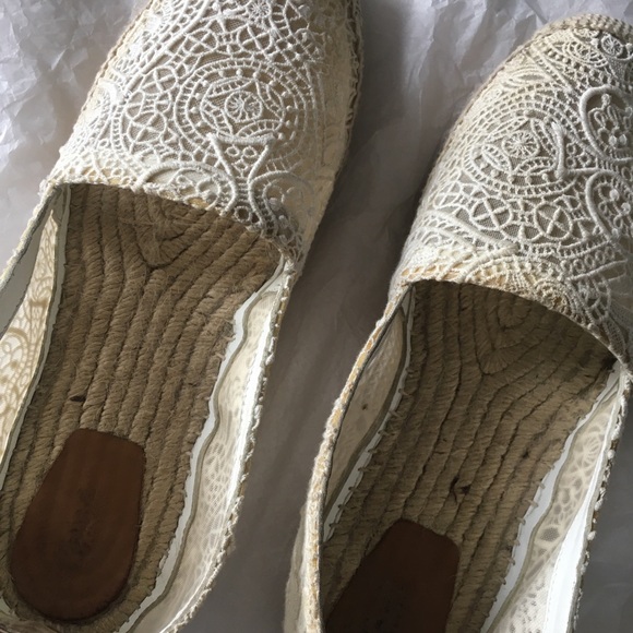 Chloe | Scalloped Lace Espadrille Flat - Picture 7 of 10